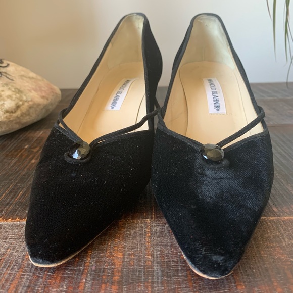 Manolo Blahnik suede shoe - Picture 3 of 7